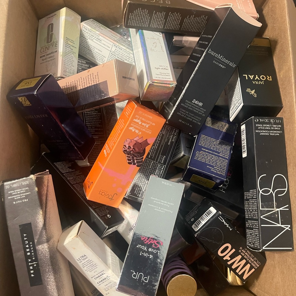 Name Brand Foundation Collection - Picture 3 of 3